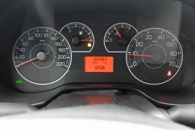 FIAT GRANDE PUNTO 1.2 8V Actual PLUS ++ Klasszikus Szívó Benzin ++ Friss Vizsga +3X-s GARANCIA !!