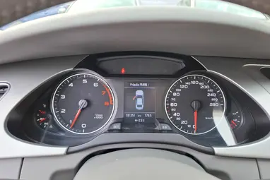 AUDI A4 1.8 T FSi Impozáns Eisensilber +Igényes Lichtgrau utastér +Friss Vizsga +3X-s GARANCIA !!