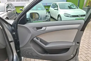 AUDI A4 1.8 T FSi Impozáns Eisensilber +Igényes Lichtgrau utastér +Friss Vizsga +3X-s GARANCIA !!