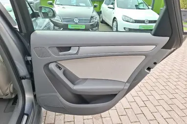 AUDI A4 1.8 T FSi Impozáns Eisensilber +Igényes Lichtgrau utastér +Friss Vizsga +3X-s GARANCIA !!