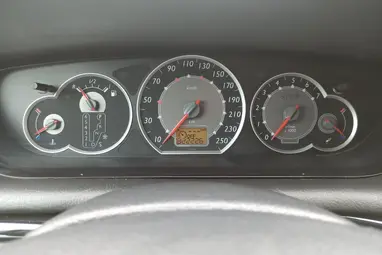 CITROEN C5 2.0 HDi Exclusive (Automata) Mativoire Beige metalic +LightSilver alcantara +3X-s GARANCIA !!