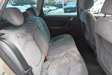 CITROEN C5 2.0 HDi Exclusive (Automata) Mativoire Beige metalic +LightSilver alcantara +3X-s GARANCIA !!