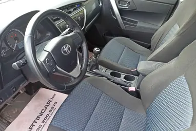 TOYOTA AURIS 1.33 Live Classic Silver Metallic +Eredeti Magyar Autó +3X-s GARANCIA !!