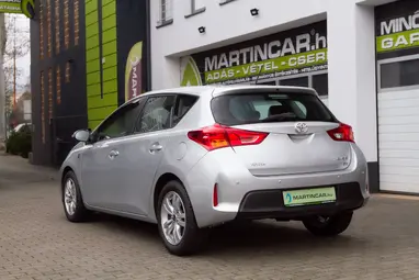 TOYOTA AURIS 1.33 Live Classic Silver Metallic +Eredeti Magyar Autó +3X-s GARANCIA !!