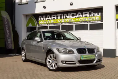 BMW 318d SPORT Glacier Silber PRÉMIUM állapot +1.Tulaj+ Vez.Sz.Könyv +3X-s GARANCIA!!