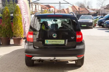SKODA YETI 1.4 TSI Ambition Plus +Black Magic Pearl +17Dolomite +Spirit Gray utastér +3X-s GARANCIA !!