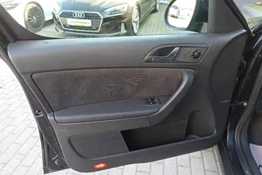 SKODA YETI 1.4 TSI Ambition Plus +Black Magic Pearl +17Dolomite +Spirit Gray utastér +3X-s GARANCIA !!