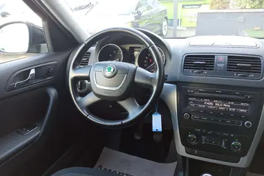 SKODA YETI 1.4 TSI Ambition Plus +Black Magic Pearl +17Dolomite +Spirit Gray utastér +3X-s GARANCIA !!