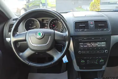 SKODA YETI 1.4 TSI Ambition Plus +Black Magic Pearl +17Dolomite +Spirit Gray utastér +3X-s GARANCIA !!