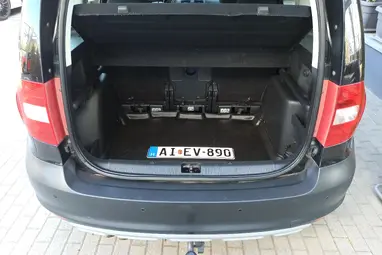 SKODA YETI 1.4 TSI Ambition Plus +Black Magic Pearl +17Dolomite +Spirit Gray utastér +3X-s GARANCIA !!