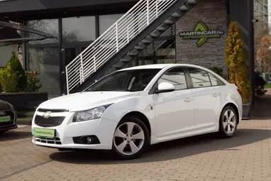 CHEVROLET CRUZE 1.6 LS Igényes Olympic White metallic +Sonic Blue enteriör +3X-s GARANCIA !!