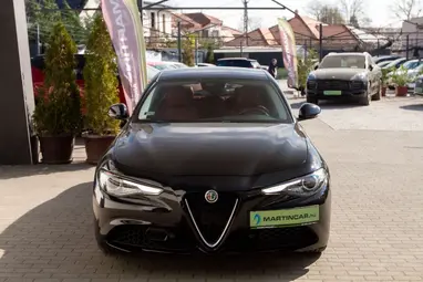 ALFA ROMEO GIULIA 2.0 Super (Automata) Black +Red/Black Leather +Vezetett Szervizkönyv +Keveset futott +3X-s GARANCIA !