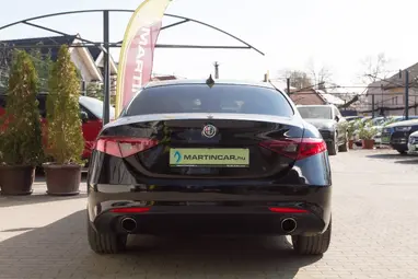 ALFA ROMEO GIULIA 2.0 Super (Automata) Black +Red/Black Leather +Vezetett Szervizkönyv +Keveset futott +3X-s GARANCIA !