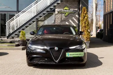 ALFA ROMEO GIULIA 2.0 Super (Automata) Black +Red/Black Leather +Vezetett Szervizkönyv +Keveset futott +3X-s GARANCIA !