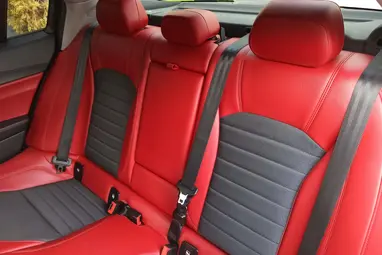 ALFA ROMEO GIULIA 2.0 Super (Automata) Black +Red/Black Leather +Vezetett Szervizkönyv +Keveset futott +3X-s GARANCIA !