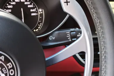 ALFA ROMEO GIULIA 2.0 Super (Automata) Black +Red/Black Leather +Vezetett Szervizkönyv +Keveset futott +3X-s GARANCIA !