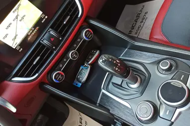ALFA ROMEO GIULIA 2.0 Super (Automata) Black +Red/Black Leather +Vezetett Szervizkönyv +Keveset futott +3X-s GARANCIA !