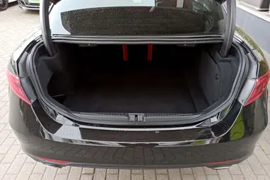 ALFA ROMEO GIULIA 2.0 Super (Automata) Black +Red/Black Leather +Vezetett Szervizkönyv +Keveset futott +3X-s GARANCIA !