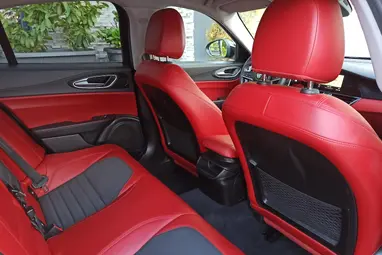 ALFA ROMEO GIULIA 2.0 Super (Automata) Black +Red/Black Leather +Vezetett Szervizkönyv +Keveset futott +3X-s GARANCIA !