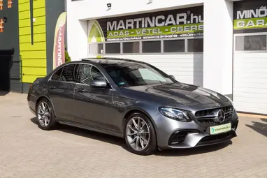 MERCEDES-AMG E 63 4MATIC+ 9G-TRONIC Selenite Gray Metallic+ Nagy Szervíz!+ Új Gumik+ Panoráma+ 3X-s GARANCIA!!!