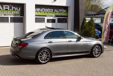MERCEDES-AMG E 63 4MATIC+ 9G-TRONIC Selenite Gray Metallic+ Nagy Szervíz!+ Új Gumik+ Panoráma+ 3X-s GARANCIA!!!
