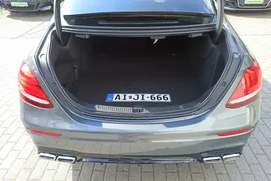 MERCEDES-AMG E 63 4MATIC+ 9G-TRONIC Selenite Gray Metallic+ Nagy Szervíz!+ Új Gumik+ Panoráma+ 3X-s GARANCIA!!!