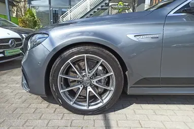 MERCEDES-AMG E 63 4MATIC+ 9G-TRONIC Selenite Gray Metallic+ Nagy Szervíz!+ Új Gumik+ Panoráma+ 3X-s GARANCIA!!!