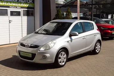HYUNDAI I20 1.4 CRDi LP Comfort Sleek Silver Metallic+ Mo.-i 1. tulaj+ Alacsony Fogyasztás+ 3X-s GARANCIA!!!