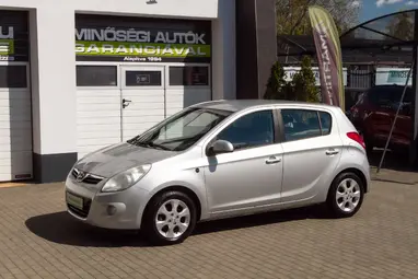 HYUNDAI I20 1.4 CRDi LP Comfort Sleek Silver Metallic+ Mo.-i 1. tulaj+ Alacsony Fogyasztás+ 3X-s GARANCIA!!!
