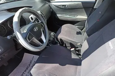 HYUNDAI I20 1.4 CRDi LP Comfort Sleek Silver Metallic+ Mo.-i 1. tulaj+ Alacsony Fogyasztás+ 3X-s GARANCIA!!!