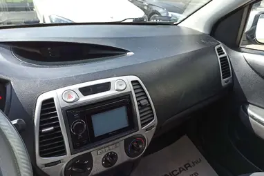 HYUNDAI I20 1.4 CRDi LP Comfort Sleek Silver Metallic+ Mo.-i 1. tulaj+ Alacsony Fogyasztás+ 3X-s GARANCIA!!!