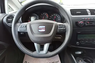 SEAT LEON 1.2 TSI Reference Copa Ecomotive Phantom Black +1.Tulajdonostól +Keveset futott +3X-s GARANCIA !!
