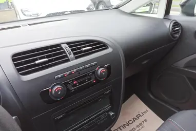 SEAT LEON 1.2 TSI Reference Copa Ecomotive Phantom Black +1.Tulajdonostól +Keveset futott +3X-s GARANCIA !!