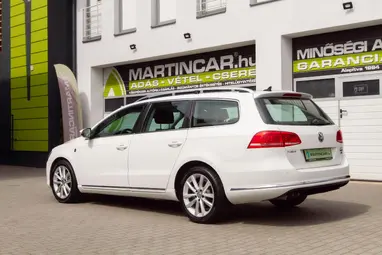 VOLKSWAGEN PASSAT VII Variant 2.0 CR TDI BMT Highline Candy White +Első Tulajdonostól +Vezetett Szervizkönyv +3X-s GARANCIA !!