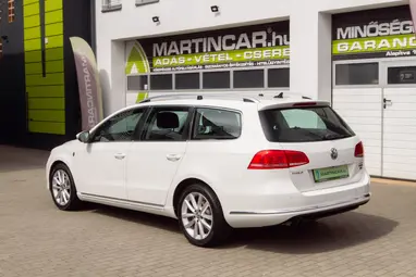 VOLKSWAGEN PASSAT VII Variant 2.0 CR TDI BMT Highline Candy White +Első Tulajdonostól +Vezetett Szervizkönyv +3X-s GARANCIA !!