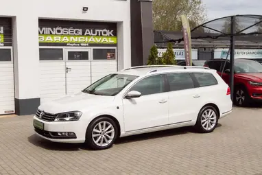 VOLKSWAGEN PASSAT VII Variant 2.0 CR TDI BMT Highline Candy White +Első Tulajdonostól +Vezetett Szervizkönyv +3X-s GARANCIA !!