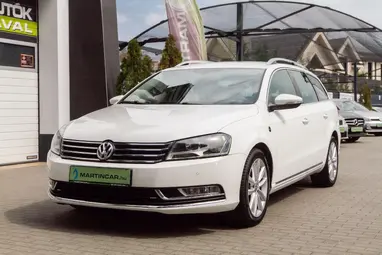 VOLKSWAGEN PASSAT VII Variant 2.0 CR TDI BMT Highline Candy White +Első Tulajdonostól +Vezetett Szervizkönyv +3X-s GARANCIA !!