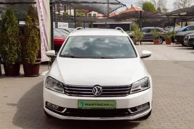 VOLKSWAGEN PASSAT VII Variant 2.0 CR TDI BMT Highline Candy White +Első Tulajdonostól +Vezetett Szervizkönyv +3X-s GARANCIA !!