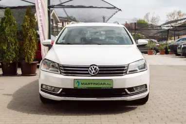 VOLKSWAGEN PASSAT VII Variant 2.0 CR TDI BMT Highline Candy White +Első Tulajdonostól +Vezetett Szervizkönyv +3X-s GARANCIA !!