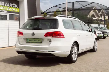 VOLKSWAGEN PASSAT VII Variant 2.0 CR TDI BMT Highline Candy White +Első Tulajdonostól +Vezetett Szervizkönyv +3X-s GARANCIA !!