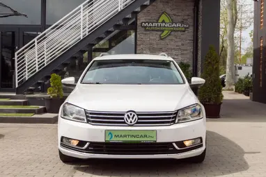 VOLKSWAGEN PASSAT VII Variant 2.0 CR TDI BMT Highline Candy White +Első Tulajdonostól +Vezetett Szervizkönyv +3X-s GARANCIA !!