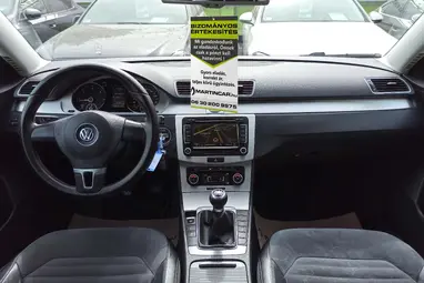 VOLKSWAGEN PASSAT VII Variant 2.0 CR TDI BMT Highline Candy White +Első Tulajdonostól +Vezetett Szervizkönyv +3X-s GARANCIA !!