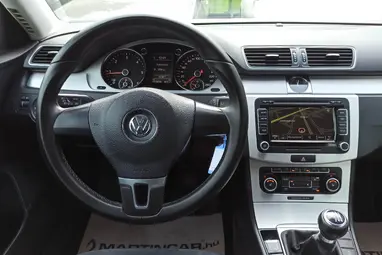 VOLKSWAGEN PASSAT VII Variant 2.0 CR TDI BMT Highline Candy White +Első Tulajdonostól +Vezetett Szervizkönyv +3X-s GARANCIA !!