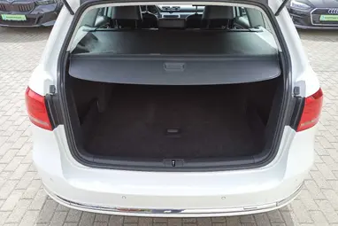 VOLKSWAGEN PASSAT VII Variant 2.0 CR TDI BMT Highline Candy White +Első Tulajdonostól +Vezetett Szervizkönyv +3X-s GARANCIA !!