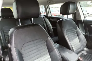 VOLKSWAGEN PASSAT VII Variant 2.0 CR TDI BMT Highline Candy White +Első Tulajdonostól +Vezetett Szervizkönyv +3X-s GARANCIA !!