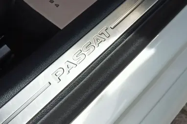 VOLKSWAGEN PASSAT VII Variant 2.0 CR TDI BMT Highline Candy White +Első Tulajdonostól +Vezetett Szervizkönyv +3X-s GARANCIA !!