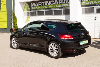 VOLKSWAGEN SCIROCCO 1.4 TSI Deep Black Metallic +Vezetett Szervizkönyv +Dynaudio +3X-s GARANCIA !!