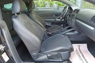 VOLKSWAGEN SCIROCCO 1.4 TSI Deep Black Metallic +Vezetett Szervizkönyv +Dynaudio +3X-s GARANCIA !!