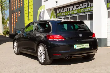 VOLKSWAGEN SCIROCCO 1.4 TSI Deep Black Metallic +Vezetett Szervizkönyv +Dynaudio +3X-s GARANCIA !!