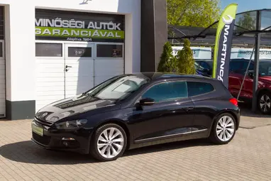 VOLKSWAGEN SCIROCCO 1.4 TSI Deep Black Metallic +Vezetett Szervizkönyv +Dynaudio +3X-s GARANCIA !!